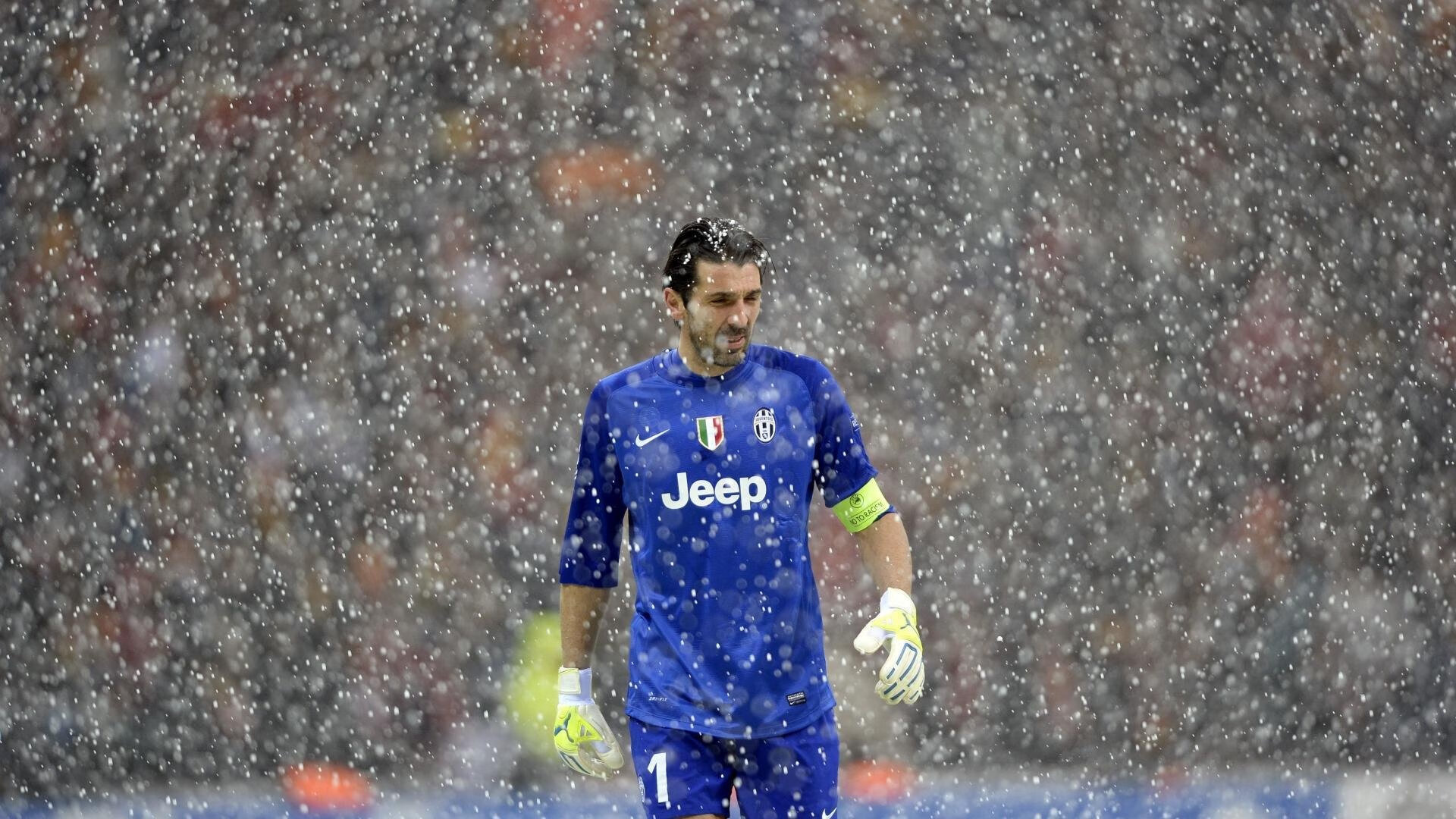 每周最火:球迷热议的比赛瞬间和高光集锦,足球比赛高光时刻